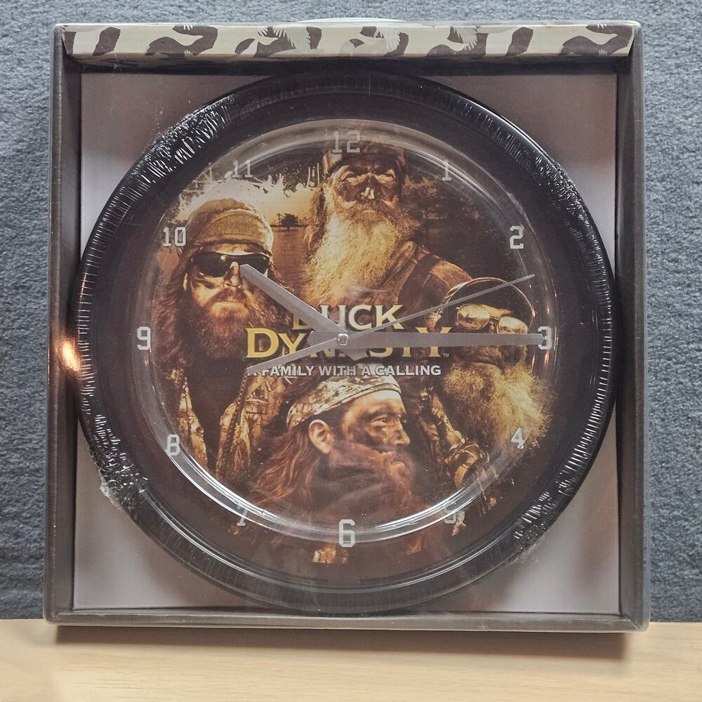 Duck Dynasty Wall Clock 12" NIB Sealed 2013 Robertson Family Phil Si Jase Willie